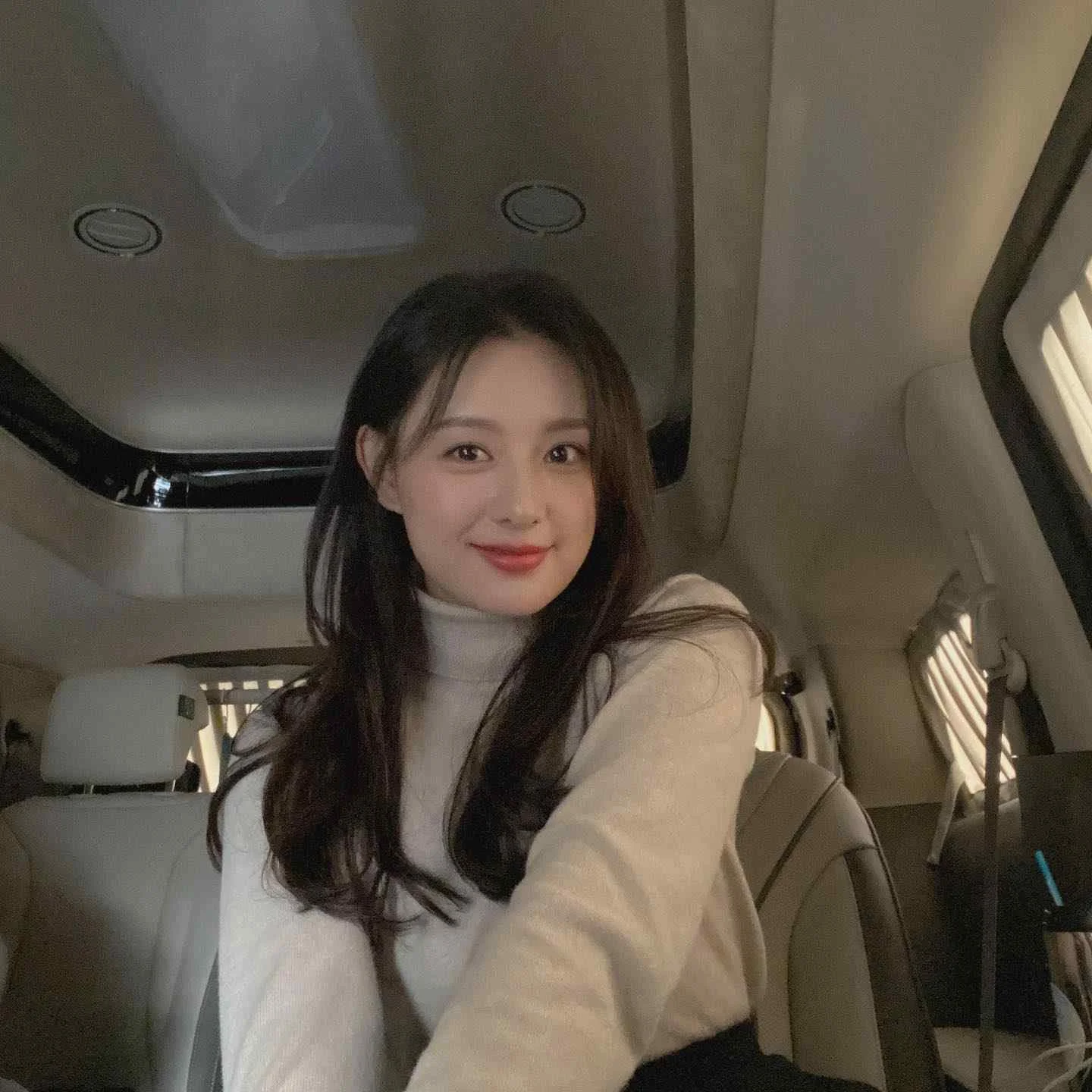 Kim Ji Won - kim-ji-won-sexy-24.webp